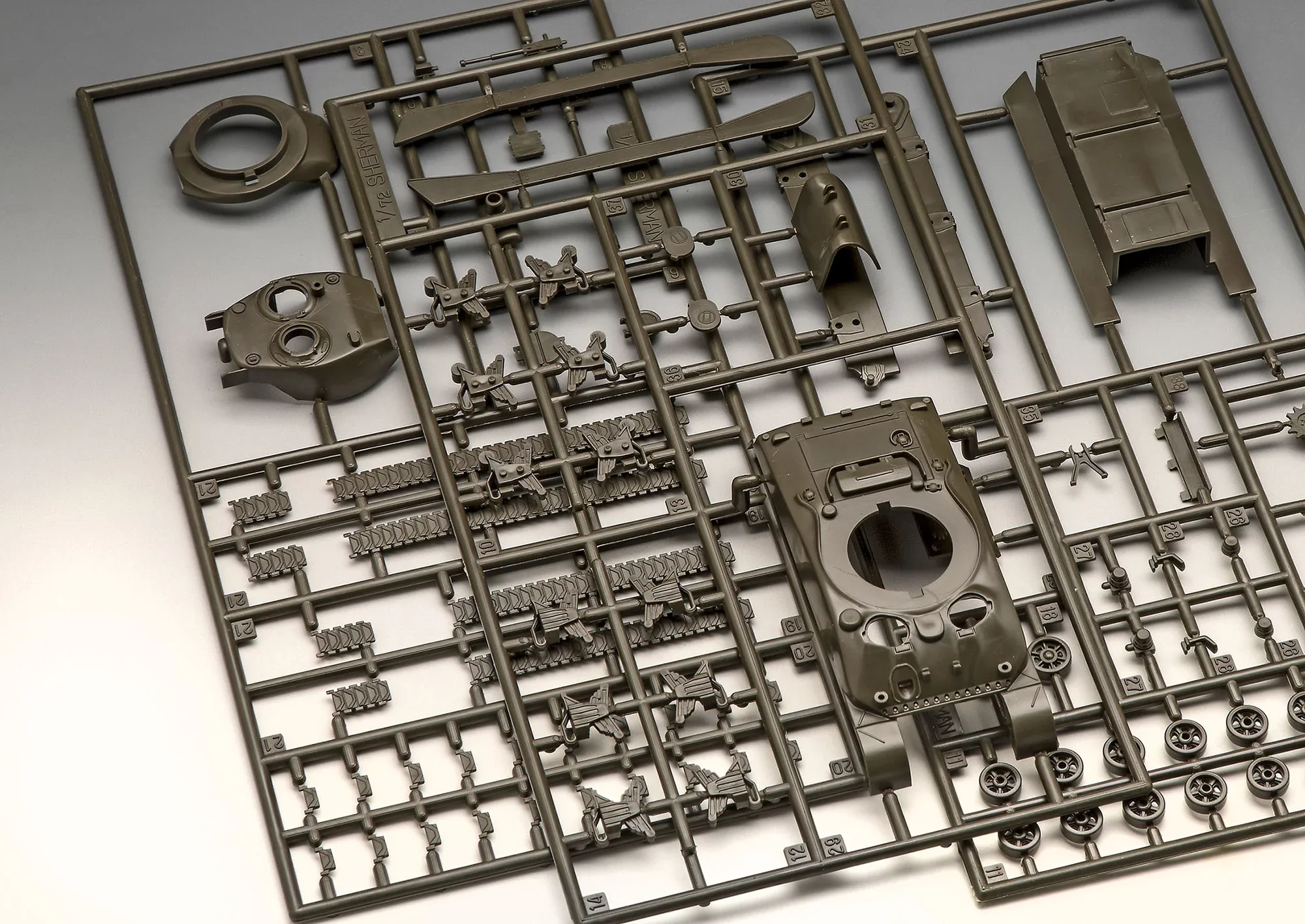 Model Set Sherman M4A1 - Image 6