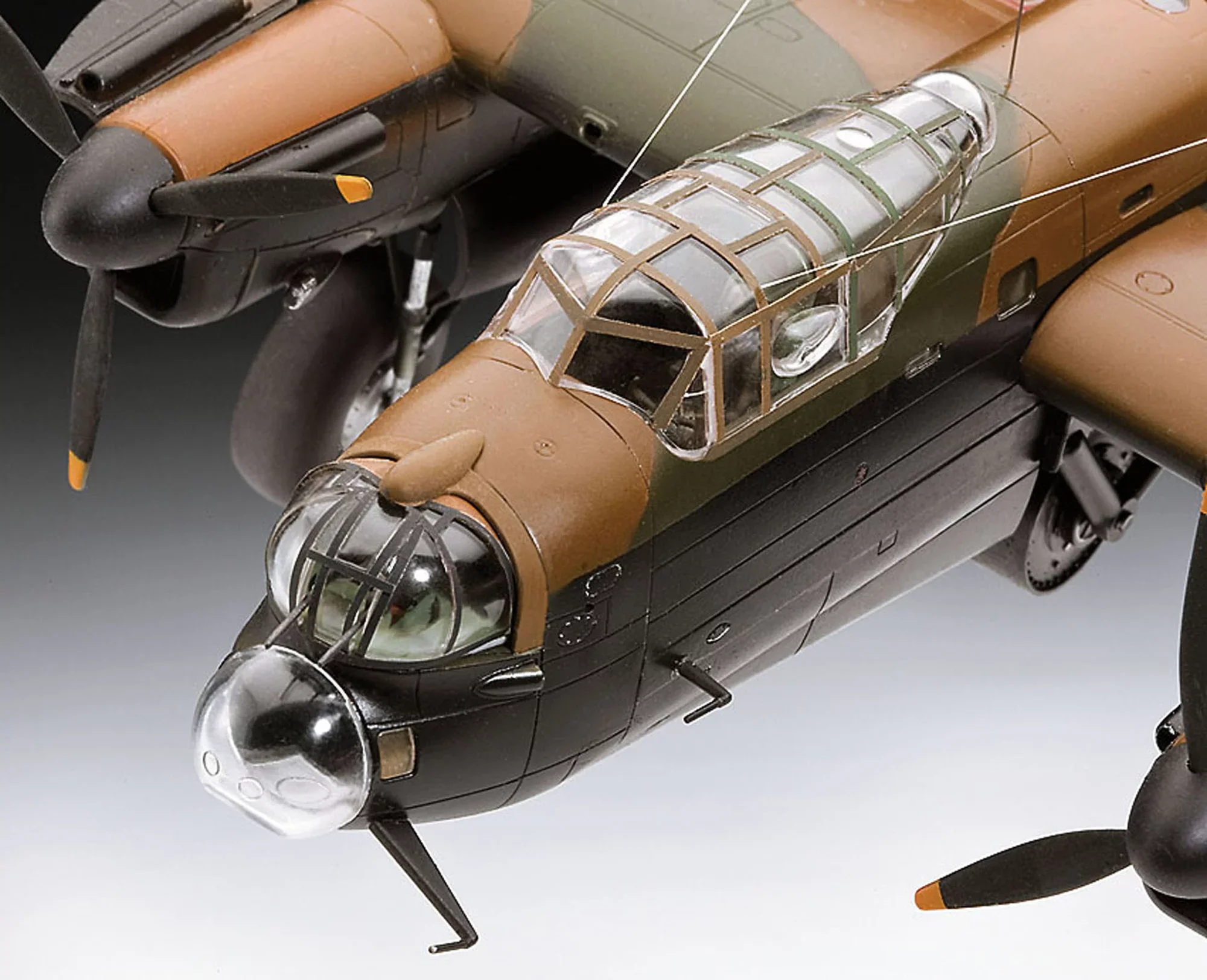 Model Set Lancaster B.III "DAMBUSTERS" - Image 4